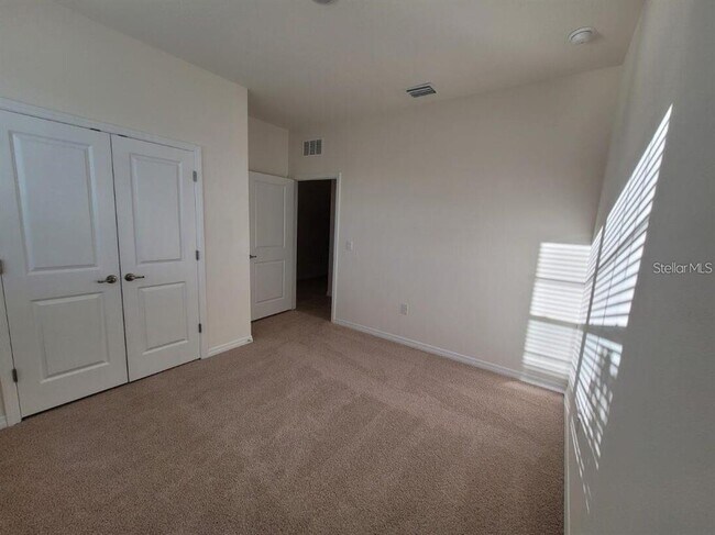 Building Photo - 5084 Stokes Wy