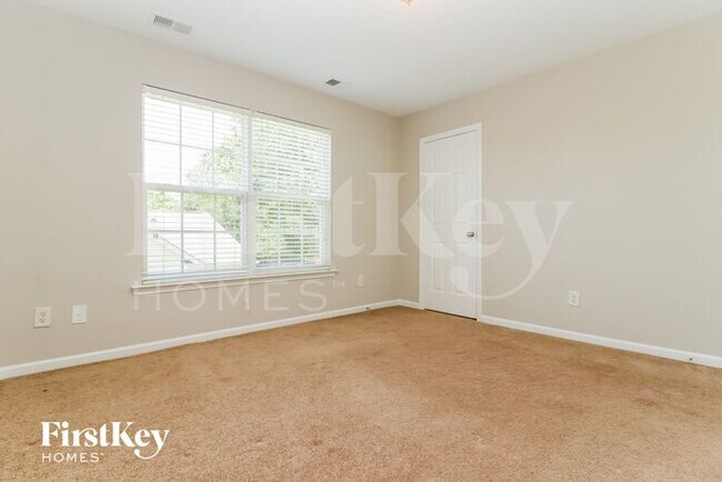 Building Photo - 527 Rosings Drive