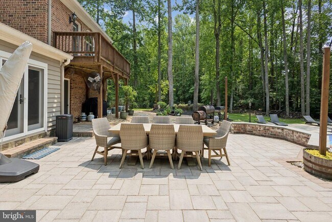 Building Photo - 10709 Shadowglen Trail