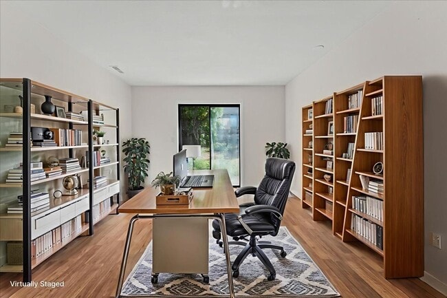 Building Photo - Beautifully Renovated 4-Bedroom, 2-Bath Ho...