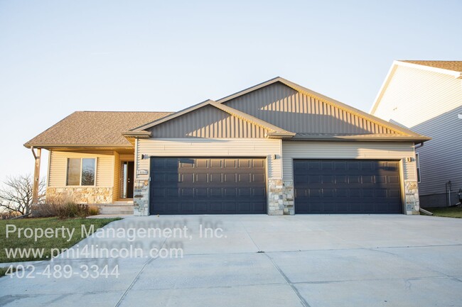Primary Photo - 5 Bedroom and 3 Bathroom House