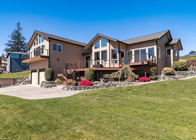 Building Photo - Stunning View Home In Oak Harbor! Availabl...