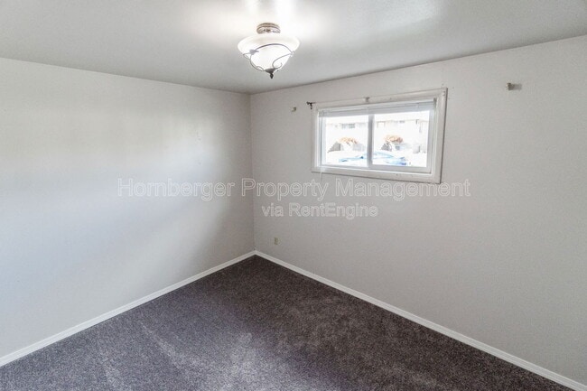 Building Photo - 628 E Euclid Ave