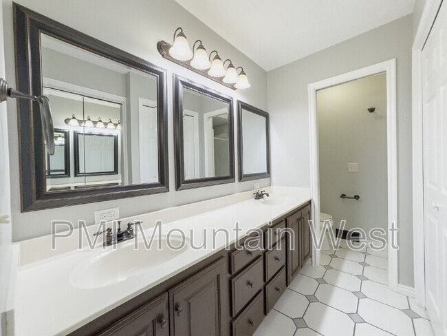 Building Photo - 1123 S 1500 E