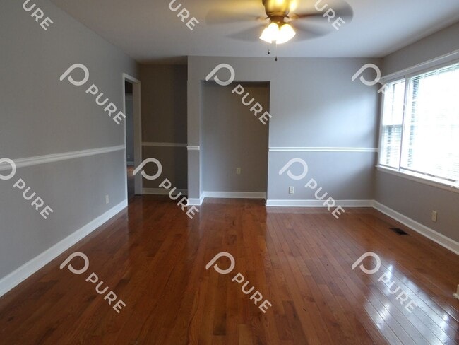 Building Photo - 2108 Linde St NW
