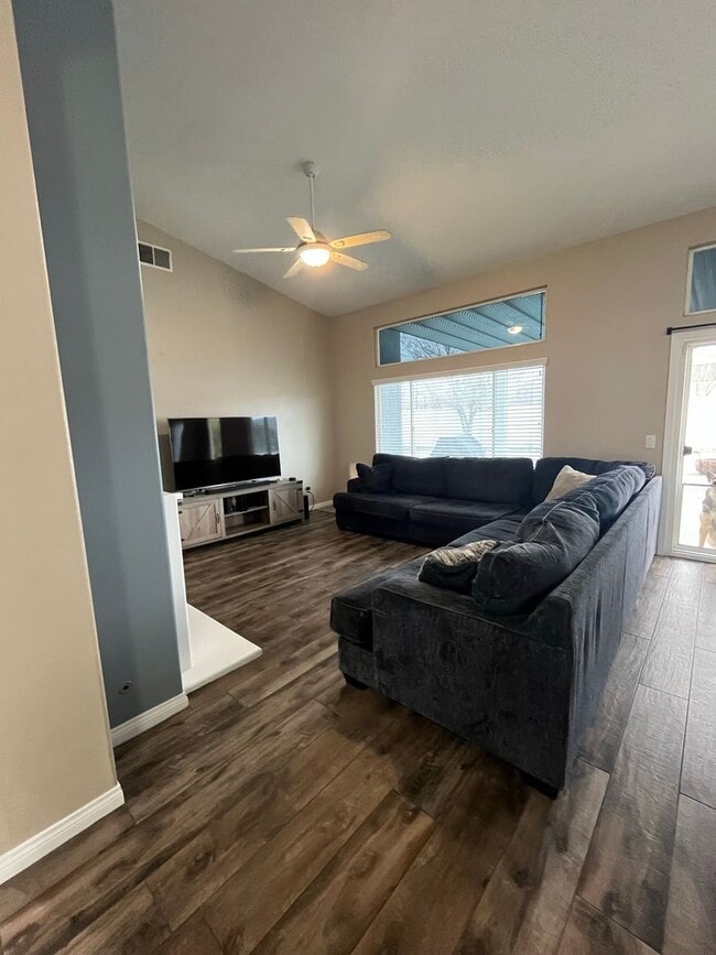 Building Photo - “Peaceful Cul-de-Sac Retreat | Freshly Updated 3BR + Bonus Room | Move-In Ready”