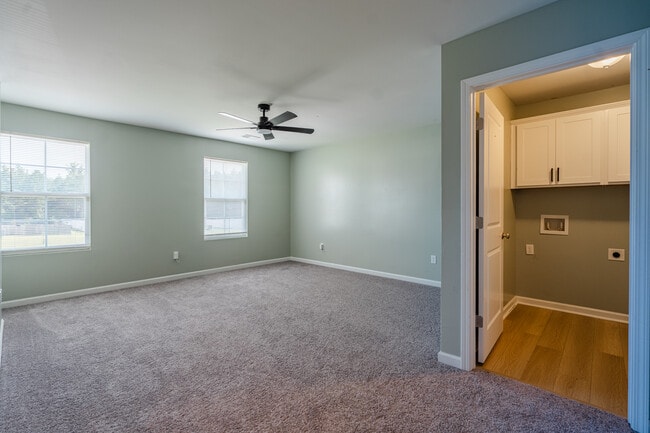 Building Photo - 242 Enclave Wy