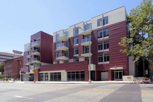 Building Photo - Los Robles