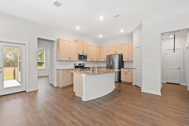 Building Photo - 1012 Paddock Ln