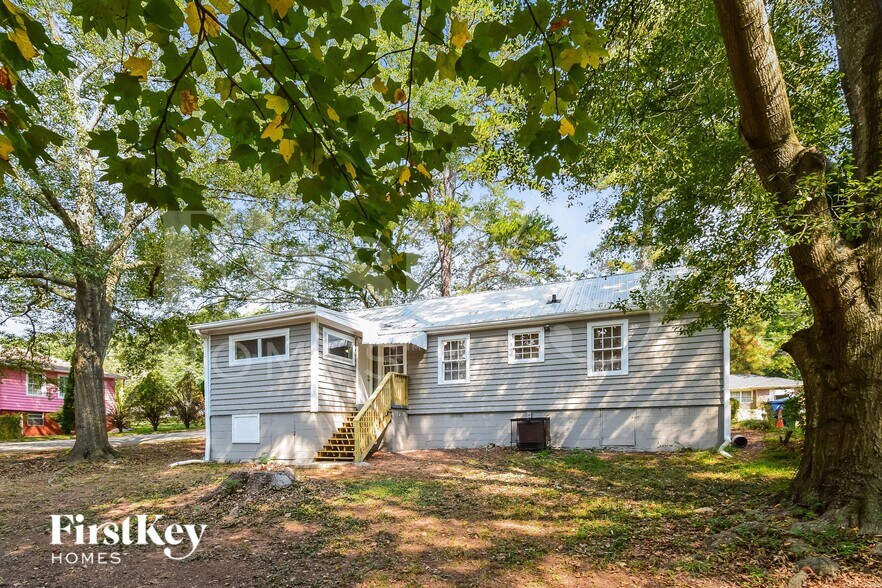 Building Photo - 718 Pegg Rd SW