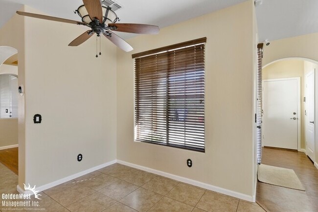 Building Photo - Beautiful 4Bdm 2.5Ba Tuscan-Inspired Home Located in the Norterra Area of Phoenix!