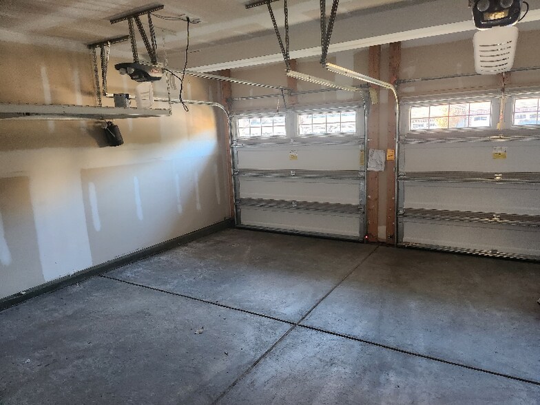 Building Photo - 401 Durants Neck Ln