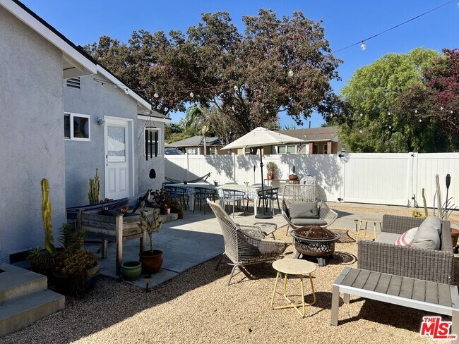 Building Photo - 8404 Newlin Ave