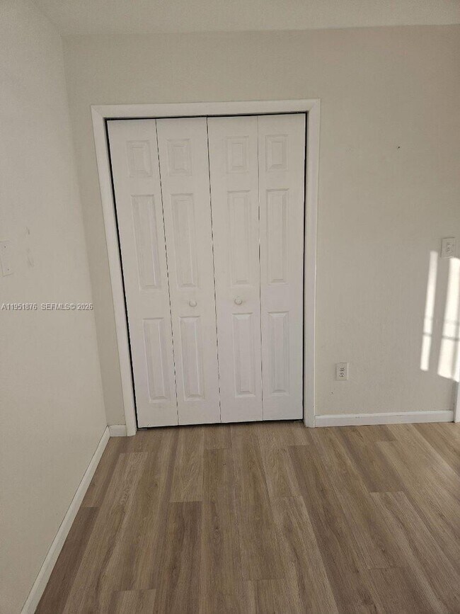 Building Photo - 1057 SW 7th St