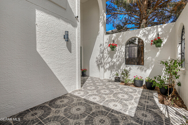 Building Photo - 6205 Brisa Del Mar Dr