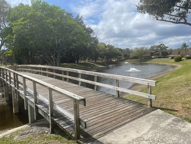 Building Photo - 1123 11th Ln