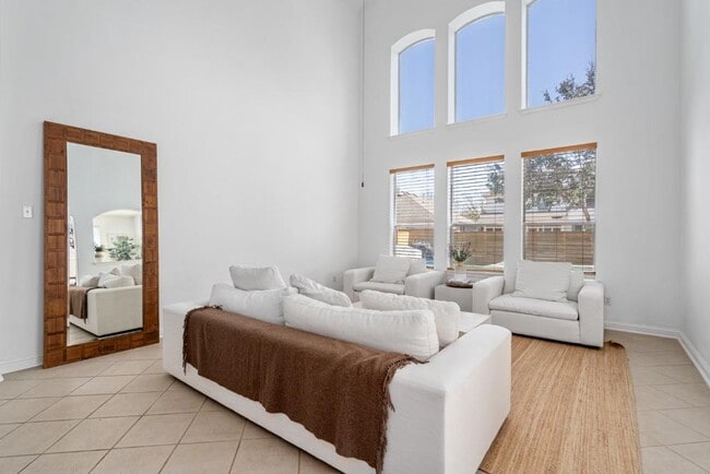 Building Photo - 10313 Big Thicket Dr