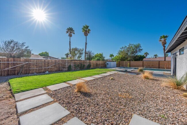 Building Photo - 2600 N Chuperosa Rd