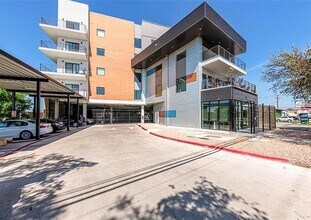 Building Photo - Beautiful Condo - North Burnet Road!