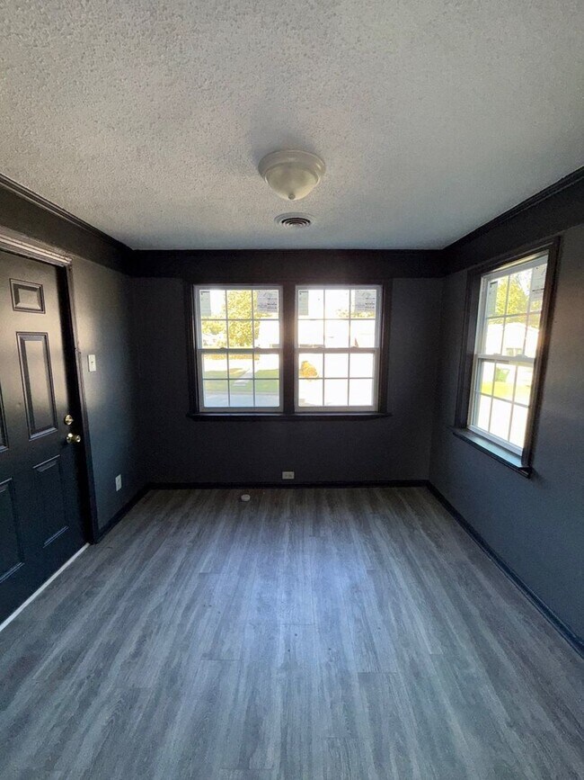 Building Photo - Fully Renovated 3BR Home in East Memphis – Section 8 Welcome