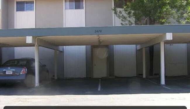 Building Photo - Sparkling Upgrades & Convenient Pleasant H...