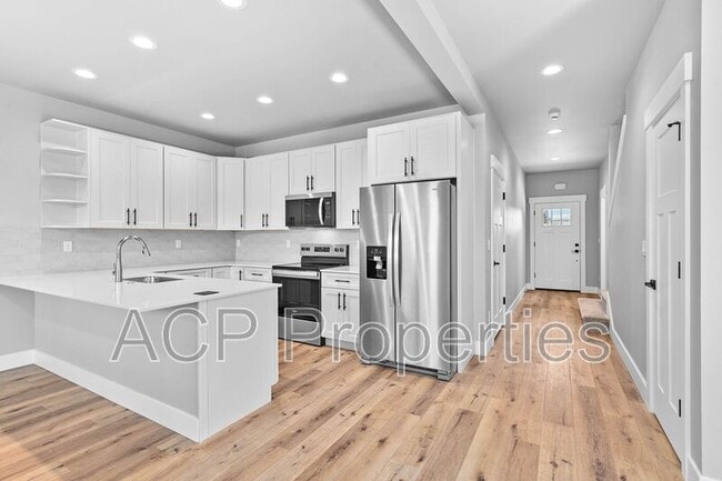 Building Photo - 2201 DeJong Dr
