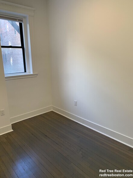 Building Photo - 11 Queensberry St