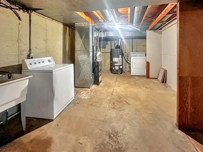 Building Photo - 1057 Griggs St SE