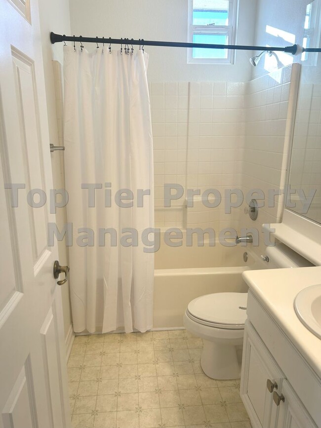 Building Photo - ***Private 1 bed / 1 bath / 750 Sqft ADU i...