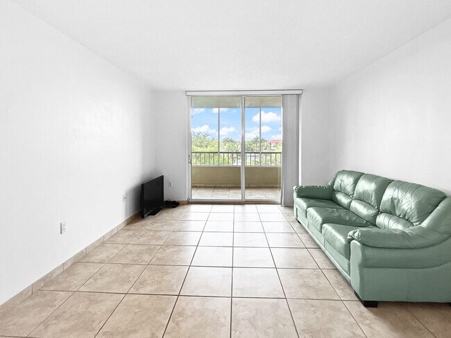 Building Photo - 2333 Feather Sound Dr