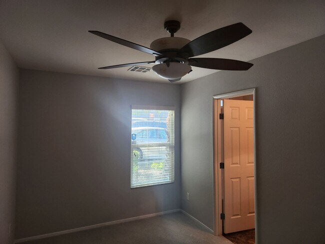 Building Photo - Unique condo with rooftop Strip Views and modern amenities.