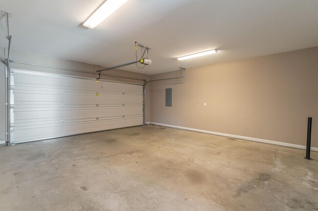 Building Photo - 2719 Honey Hill Rd