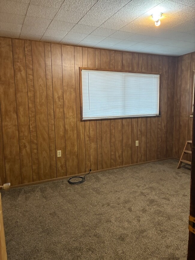 Building Photo - 1415 E 850 N