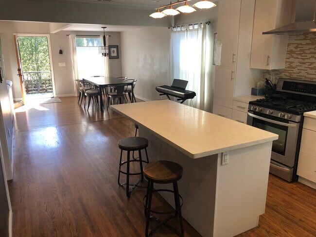 Building Photo - 1103 Harrison Ave