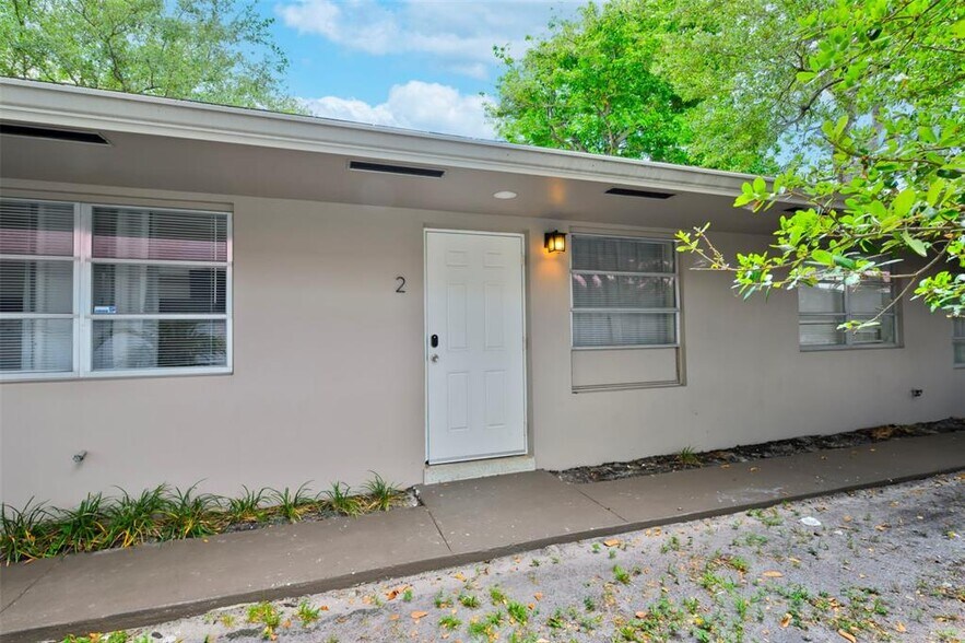 Building Photo - 1716 SW 11th Ct