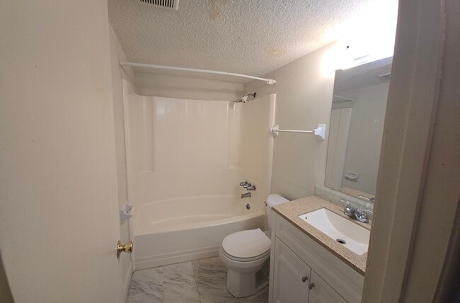 Building Photo - 209 W Miracle Strip Pkwy