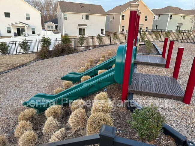 Building Photo - 458 Haddon Trl