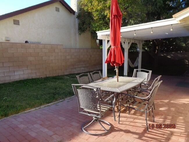 Building Photo - Modernized One Story Harris Home with Ingr...