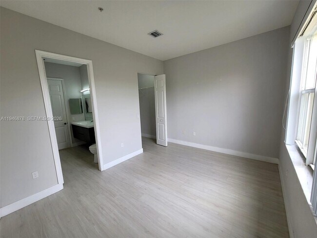 Building Photo - 4602 SW 160th Ave