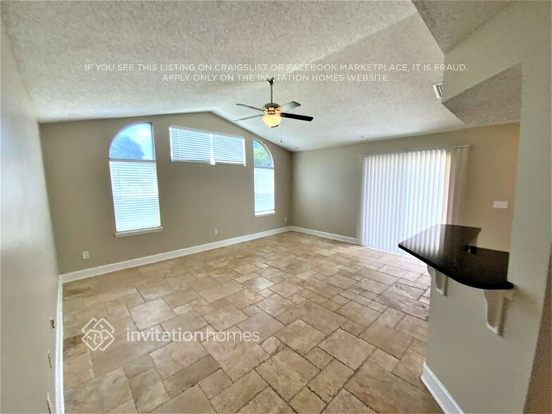 Building Photo - 12775 Dunns View Dr
