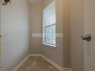 Building Photo - 3414 Aurelia Dr