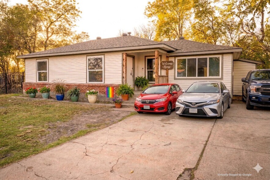 Building Photo - 1315 Whitley Dr