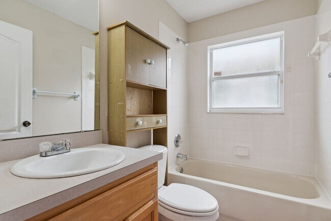 Building Photo - 13831 Guildhall Cir