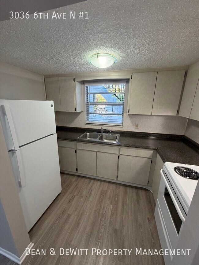 Building Photo - 3036 6th Ave N