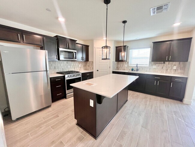 Building Photo - 1602 Dodder Dr