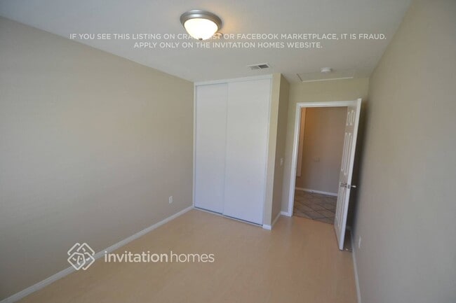 Building Photo - 2593 W Fairview Dr