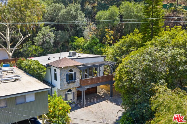 Building Photo - 10275 Oletha Ln