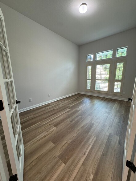 Building Photo - 630 Wild Rose Dr