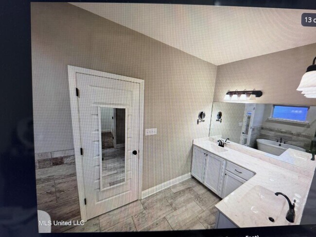 Building Photo - 1107 Sabrina Dr