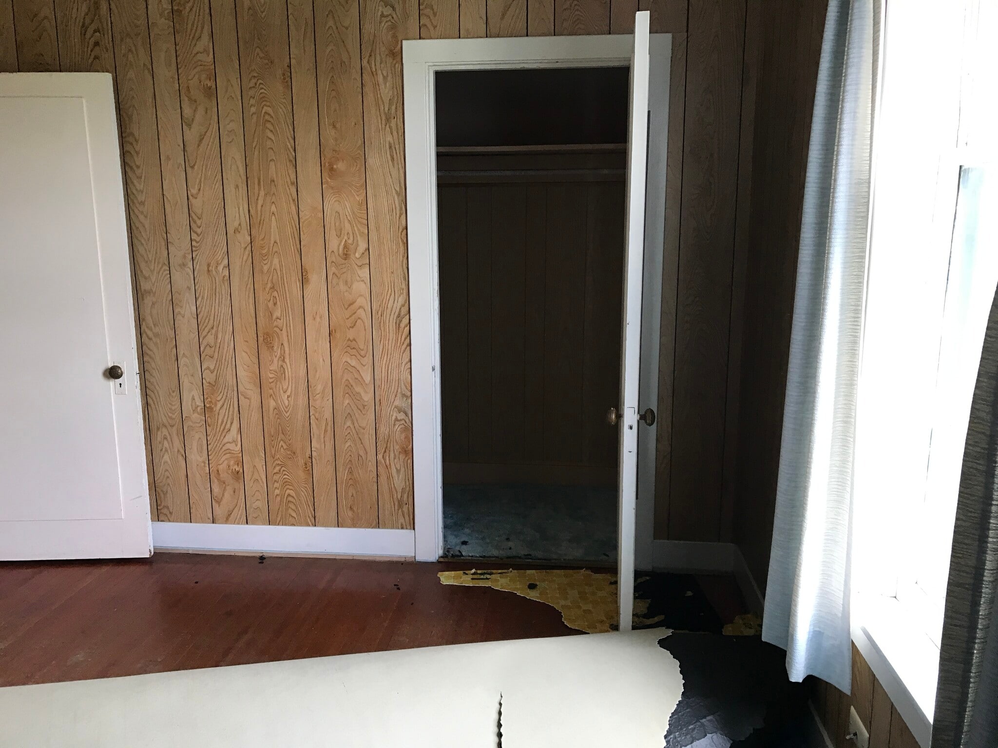 2nd bedroom closet - 615 W Main St